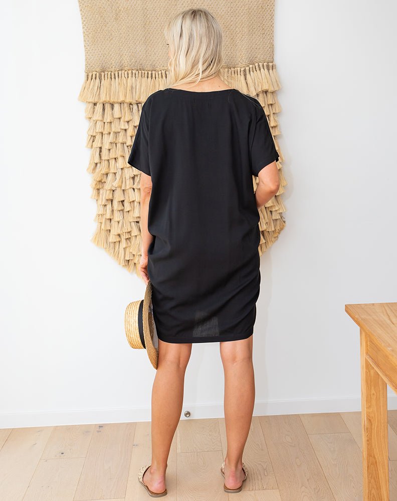 Anisa | Polished Pocket Dress