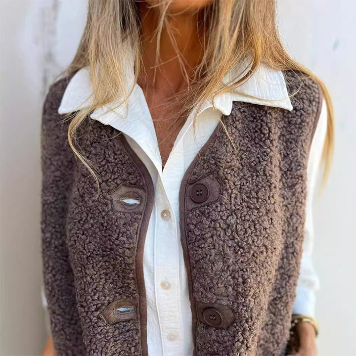 Mika | Timeless Buttoned Cardigan
